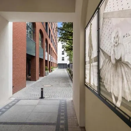 Cityview Plac Wolnosci 6 In The Center Of Old Town Апартаменты *